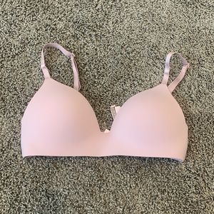 Victoria’s Secret 34D Tshirt Bra in Lilac